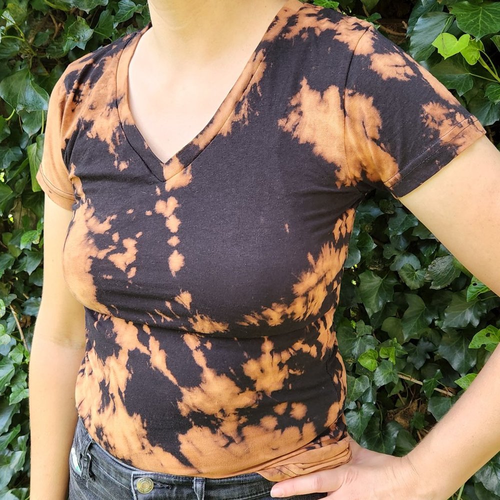 hand-tie-dyed Large v-neck -- black & orange